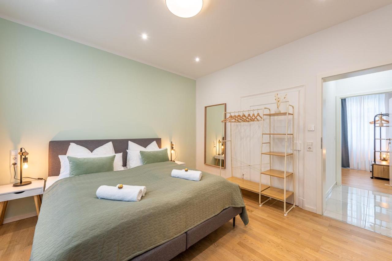 Vivid Luxury Apartment Ludwigsburg - Bluehendes Barock-Forum-Schloss-Modern ภายนอก รูปภาพ