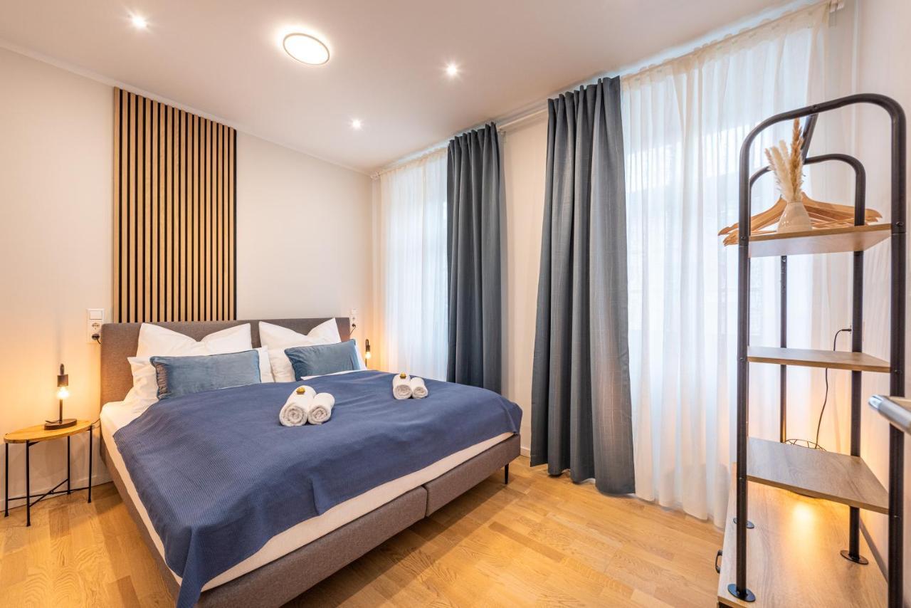Vivid Luxury Apartment Ludwigsburg - Bluehendes Barock-Forum-Schloss-Modern ภายนอก รูปภาพ