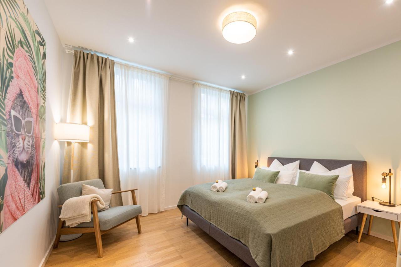 Vivid Luxury Apartment Ludwigsburg - Bluehendes Barock-Forum-Schloss-Modern ภายนอก รูปภาพ