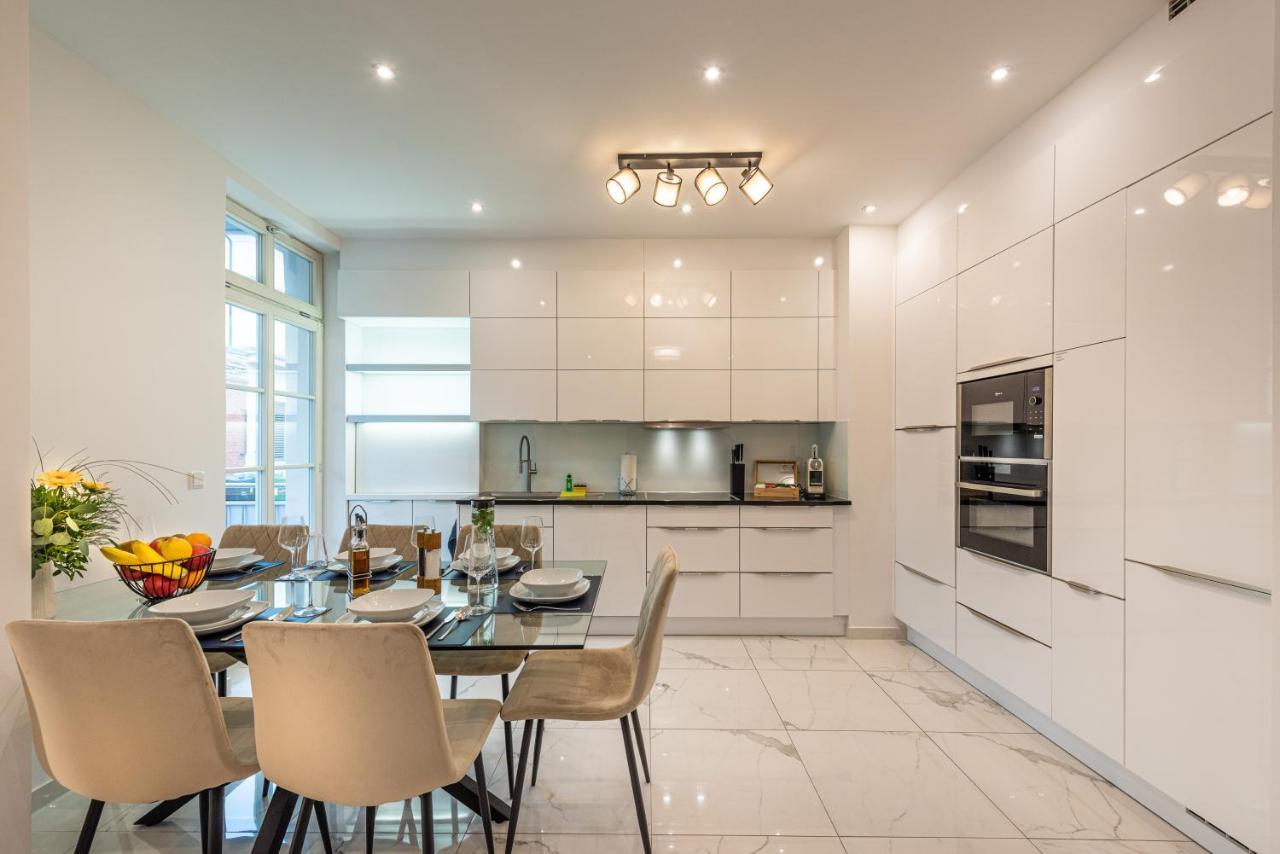 Vivid Luxury Apartment Ludwigsburg - Bluehendes Barock-Forum-Schloss-Modern ภายนอก รูปภาพ